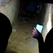 Cunicolo con esploratori